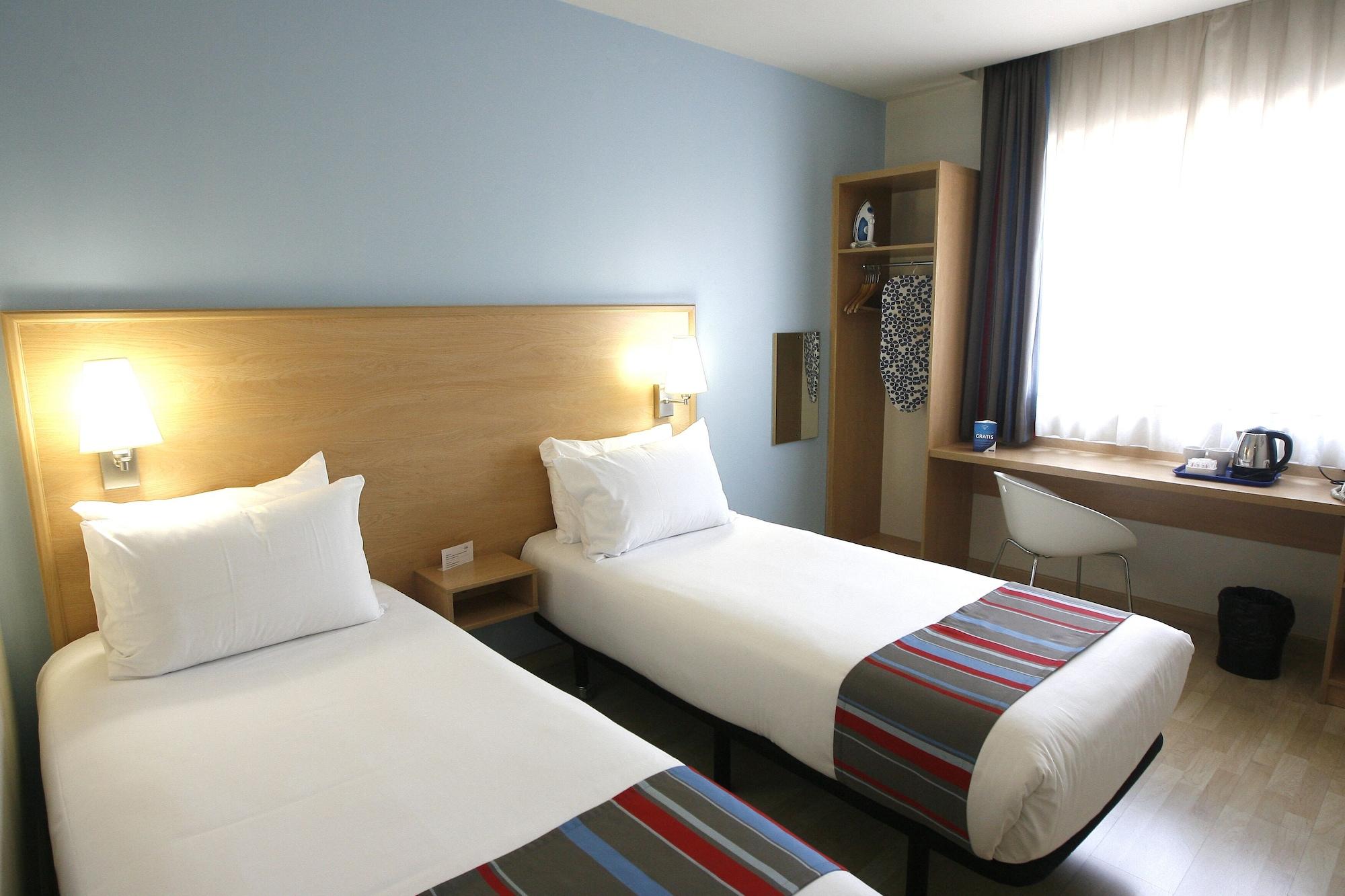 Travelodge Madrid Metropolitano מראה חיצוני תמונה