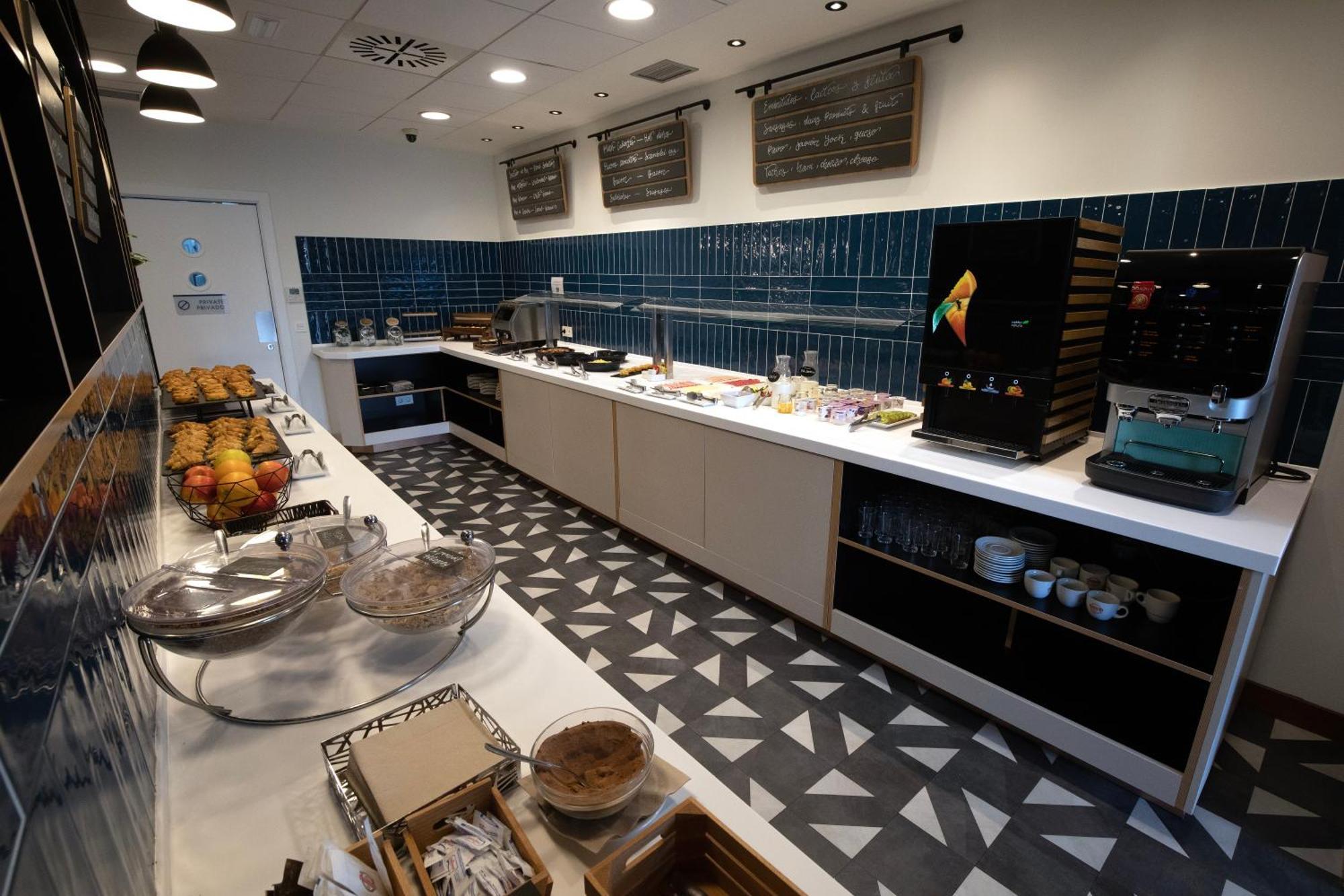 Travelodge Madrid Metropolitano מראה חיצוני תמונה